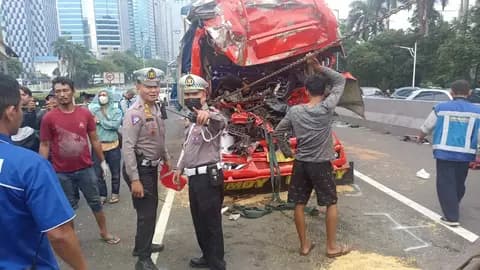 Belajar dari Insiden di Tol Dalam Kota: Mengapa Satu Rem Mendadak Bisa Membuat Satu Kota Berhenti?
